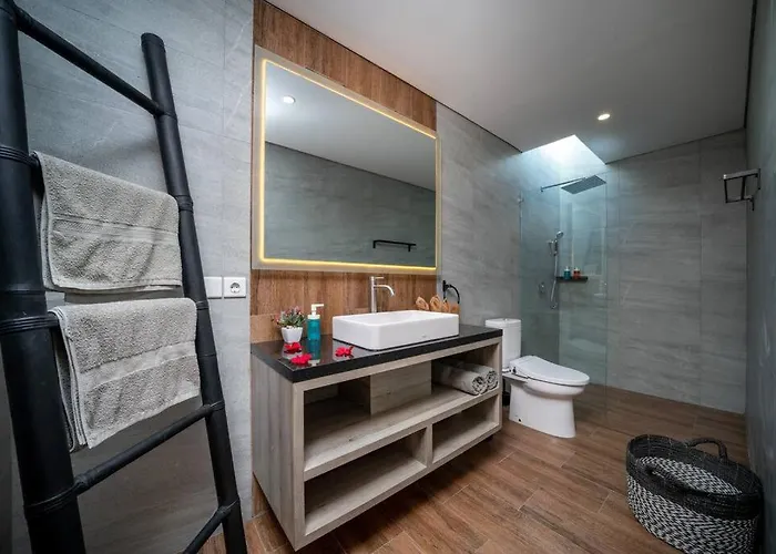 *luxury Astaga 2*modern*billiard*paddy View* Villa Canggu